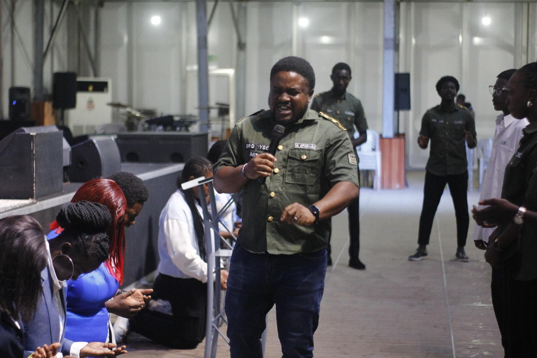 A General addressing David's Army